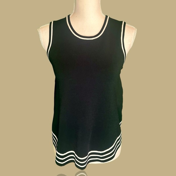 NWT Kendall & Kylie Black & White ‘Stripe Rib Overlap Top’ Size Small - Picture 4 of 11